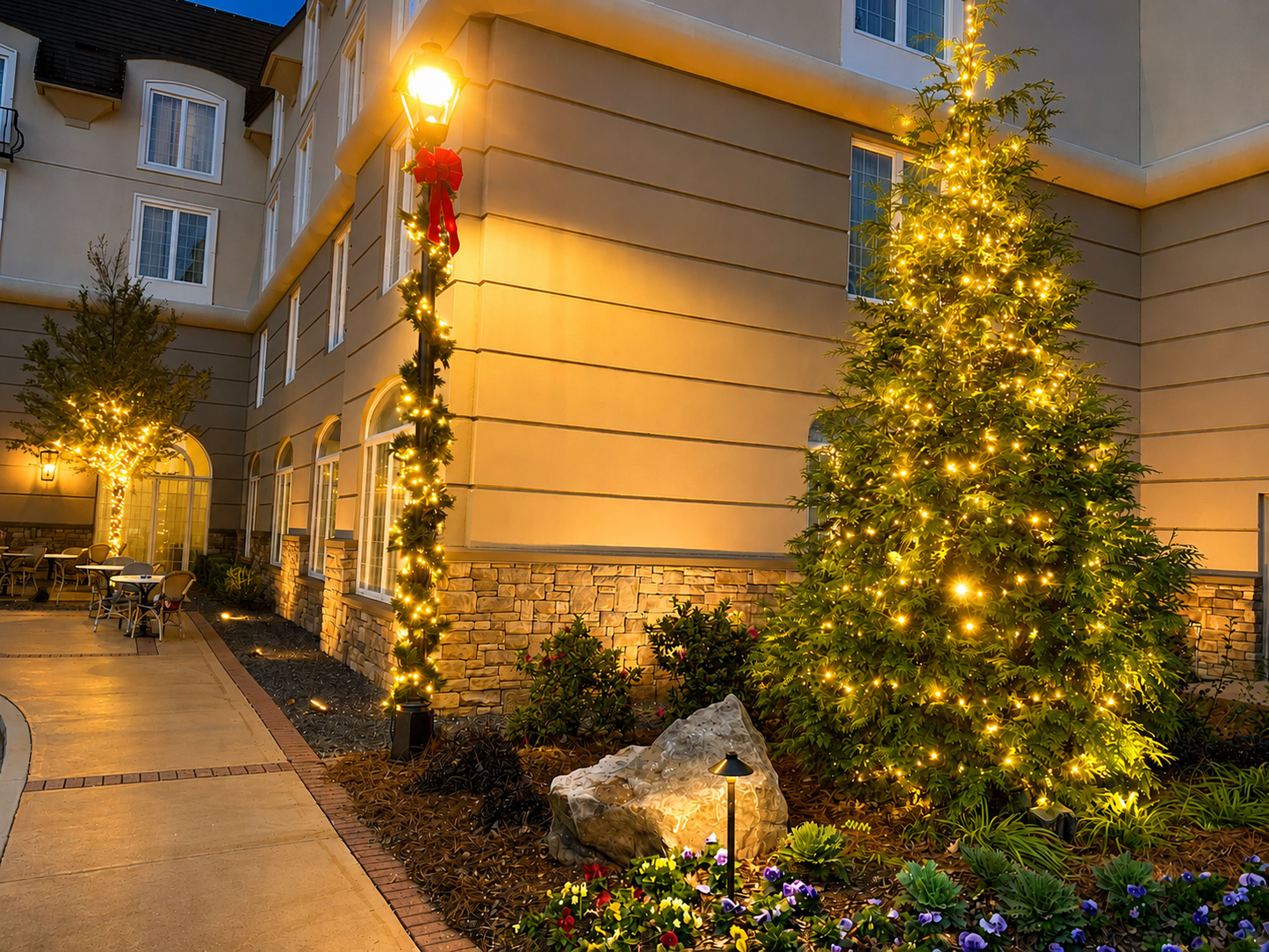 100 Warm White Wide-Angle LED Mini Lights – Coaxial Watertight Connection